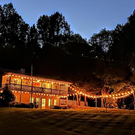 Ole Smoky Bnb - Game Room, Hot Tub, Mtn Views!-2