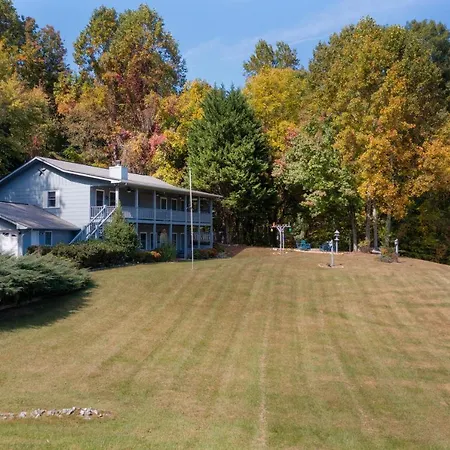 Ole Smoky Bnb - Game Room, Hot Tub, Mtn Views!-3